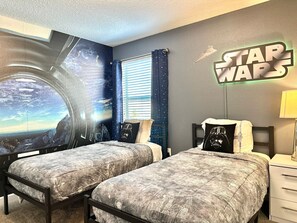 9 bedrooms, iron/ironing board, travel cot, free WiFi - Beautiful 9BR Pool Villa Sleeps 20 | 287 (Davenport)