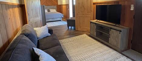 1 makuuhuone, työpöytä, Wi-Fi, vuodevaatteet