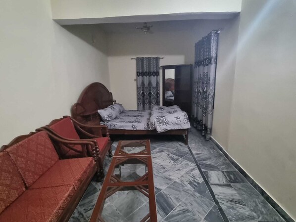 3 bedrooms, WiFi, bed sheets