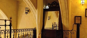 3 Bed House Sleeps 4 - Wifi, Aircon, Balcony