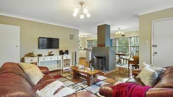 House | Living area | 42-inch TV with cable channels