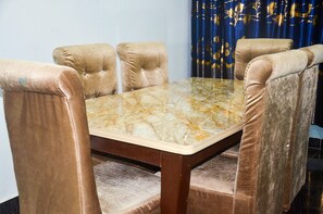 Dining - Kam Apartment and Taverns, Easily accessible to anywhere in Abuja (Abuja)
