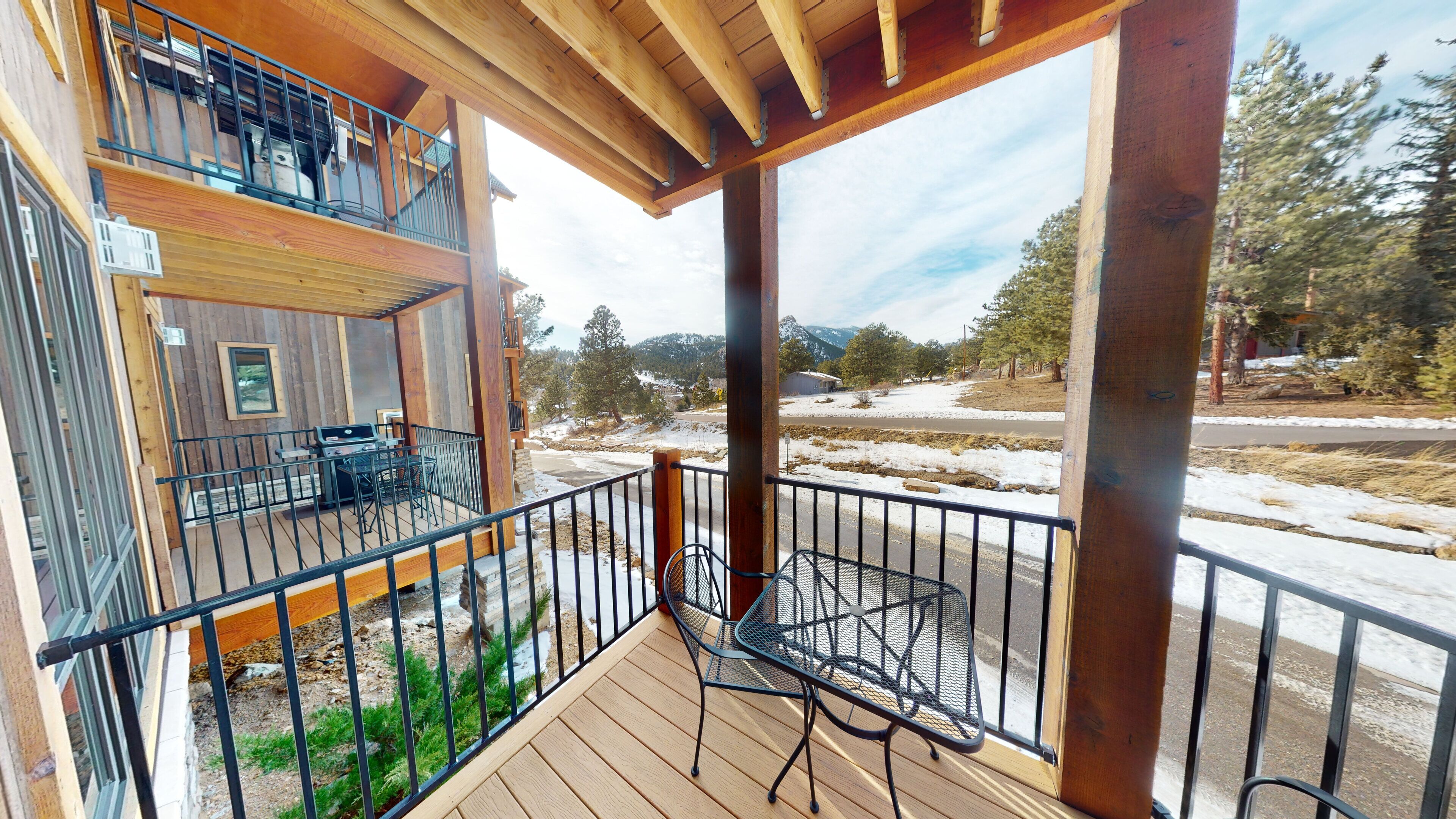 King Suite with Amazing Views of Rockies!