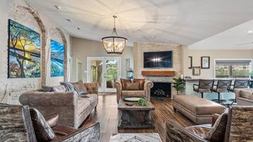 Smart TV, table tennis