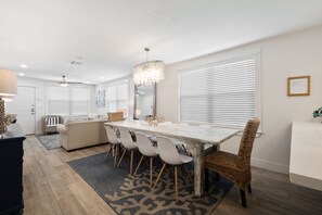 Dining - Casita Azul: Private Pool + 1 Block to Beach • Sleeps 10 (South Padre Island)