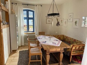 Unclassified image, 5 of 19, button