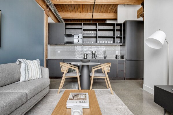 Télévision, chaîne hi-fi