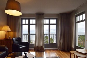 Fernseher, Stereoanlage