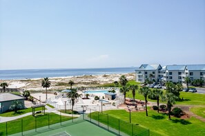 Sport court - Beachfront condo with Gulf views, pools, hot tubs, tennis courts, gym, AC, & W/D (Gulf Shores)