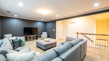 Smart TV, video games, ping pong, offices