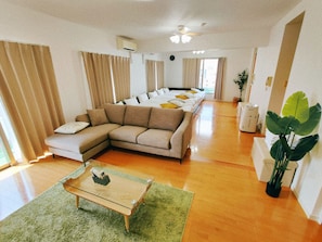 Executive Suite | Desk, blackout drapes, free WiFi, bed sheets - PICOLO HAKATA (Fukuoka)