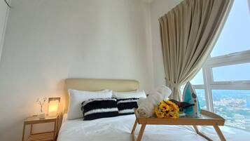 Desk, laptop workspace, iron/ironing board, free WiFi