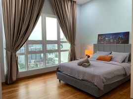 Appartamento familiare | Una scrivania, postazione laptop, ferro/asse da stiro, Wi-Fi gratuito