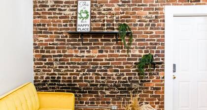 Historic Downtown Carriage House - Walkable to UGA