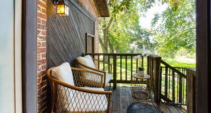 Historic Downtown Carriage House - Walkable to UGA