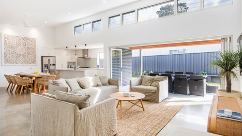 Bathers - Pet Friendly - 4 Mins Walk to Beach