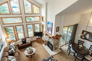 Téléviseur, foyer, chaîne audio