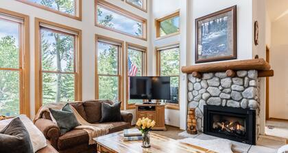 Updated 3 Bedroom 3 Bathroom Snowcreek Phase V #884, Sleeps 6