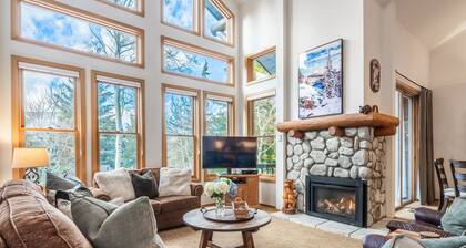 Updated 3 Bedroom 3 Bathroom Snowcreek Phase V #884, Sleeps 6