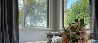 Modern than 3 bedroom house  with office space in the center of Kallangur