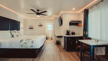 Chambre Deluxe | Surmatelas, bureau, espace de travail pour ordinateur portable