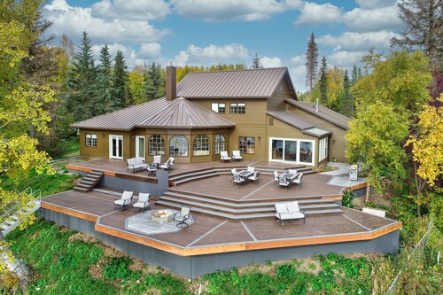 Spectacular Home on the Kenai River
