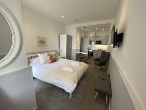 1 多间卧室、免费 WiFi、床单