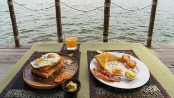 Free daily cooked-to-order breakfast