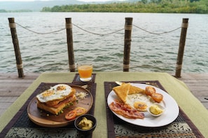 Petit déjeuner préparé à la commande compris tous les jours