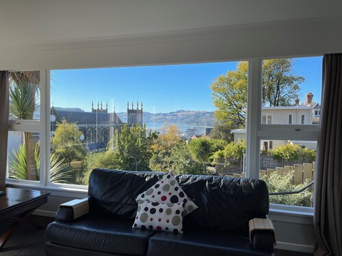 City Views on Rattray, Large and luxurious close to town