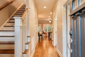 Interior - Sweetgum by AvantStay | Black Mountain Retreat w/ Covered Deck (Black Mountain)