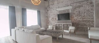 Luxury 8 Bedroom Mansion in Old City Best Location