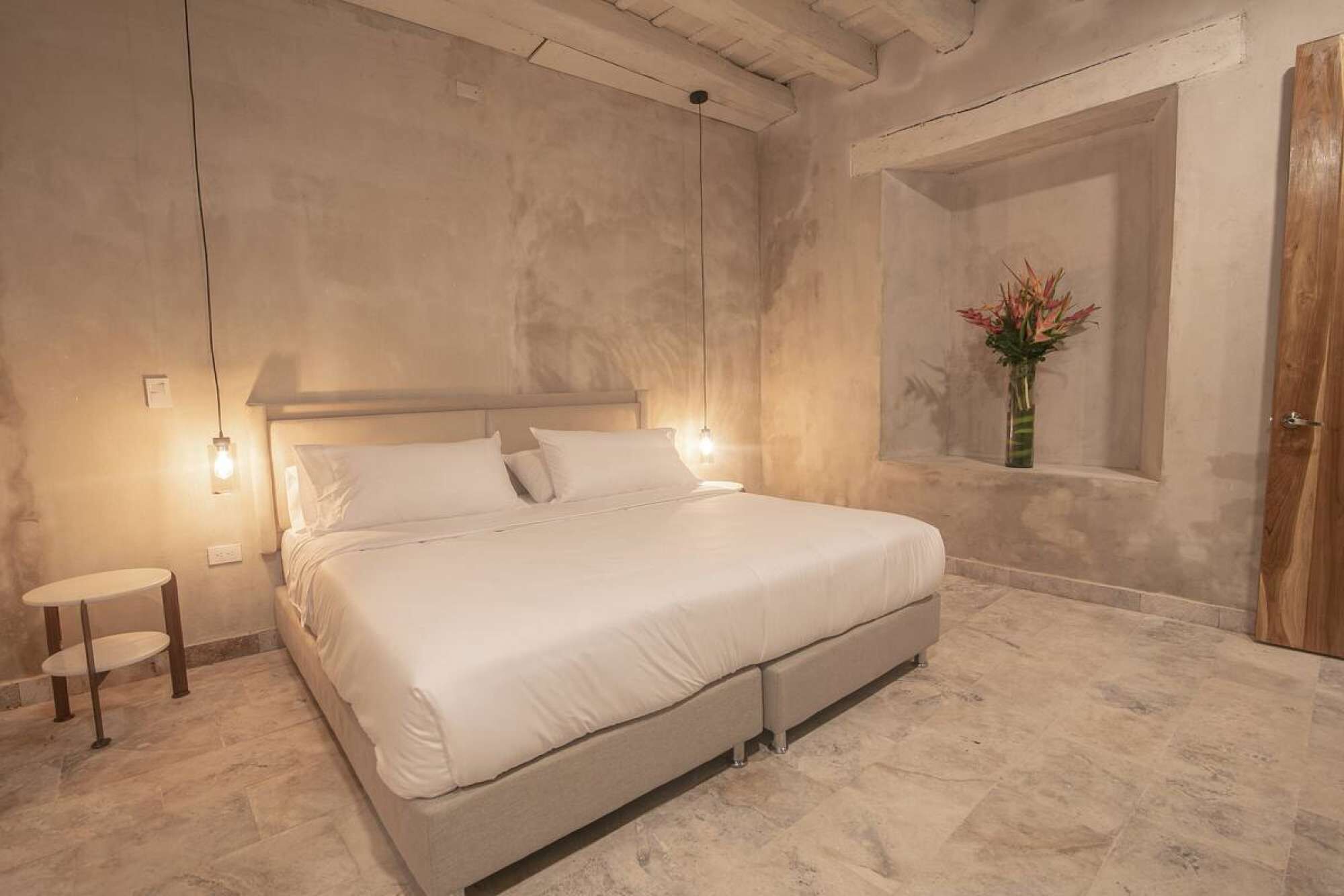 8 bedrooms, in-room safe, free WiFi, bed sheets