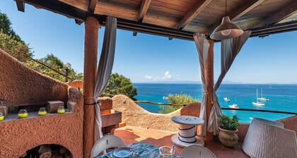 HOUSE WITH SEA VIEW 5 MINUTES FROM THE BEACH