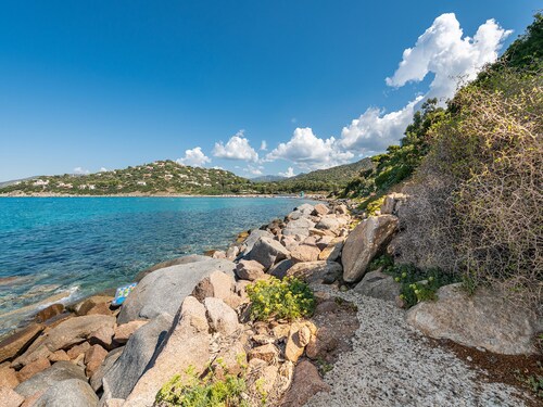 HOUSE WITH SEA VIEW 5 MINUTES FROM THE BEACH