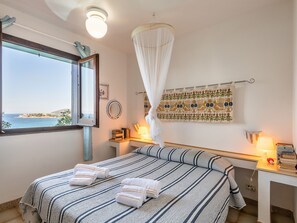 2 bedrooms, iron/ironing board, free WiFi, bed sheets - HOUSE WITH SEA VIEW 5 MINUTES FROM THE BEACH (Torre Delle Stelle (Maracalagonis))