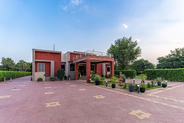 Front of property - Vesta Avtar Resort Pushkar (Pushkar)