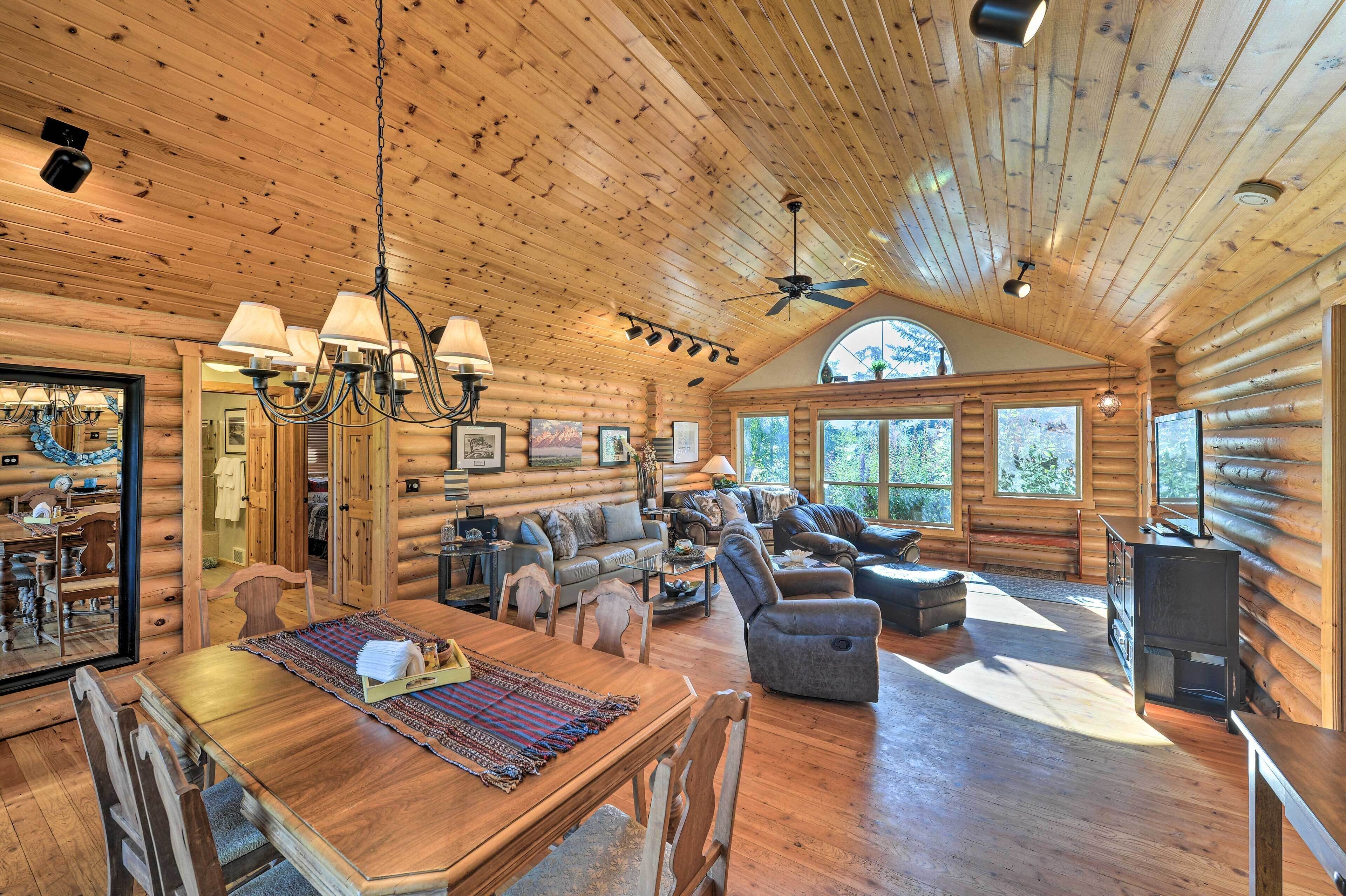 Serene Driggs Cabin ~ 10 Mi to Grand Targhee!
