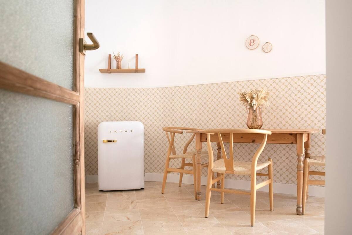 Căn hộ tiện nghi đơn giản | Bếp riêng | Tủ lạnh nhỏ, lò vi sóng, bếp nấu, lò nướng bánh mì