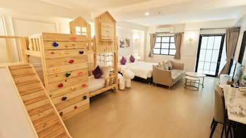 Family Room | In-room safe, desk, blackout curtains, soundproofing