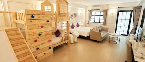 Family Room | In-room safe, desk, blackout curtains, soundproofing
