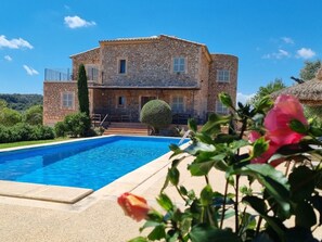 Piscine extérieure, piscine chauffée