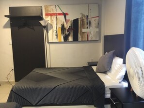 Kamar Quadruple Comfort (#7) | Brankas, Wi-Fi gratis, dan seprai linen