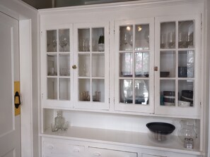 经典独立别墅 | 私人厨房 | 大冰箱、微波炉、烤箱、炉灶