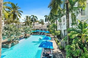Pool - Beach Club Spa Suite 2123 (Palm Cove)