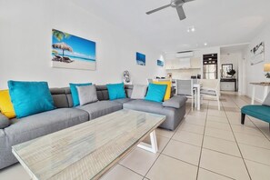 TV - Beach Club 2 Bedroom Apartment 2124 (Palm Cove)