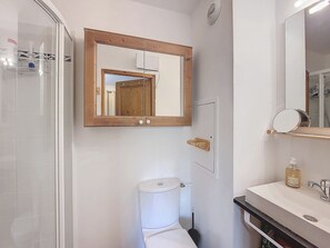 Hair dryer - Spacious 6-room apartment, 10 ppl, ski-in/ski-out, balcony, parking (Montvalezan-La Rosière)
