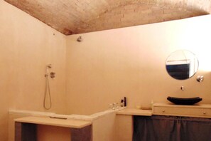 Apartment | Badezimmer | Dusche, Haartrockner, Bidet, Handtücher