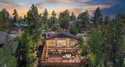 Shore to Please By Destination Big Bear: Luxury Lakefront! Spa! Pool Table! Volleyball Court! Close to the Village!