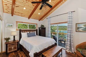 5 Schlafzimmer, Schreibtisch, WLAN